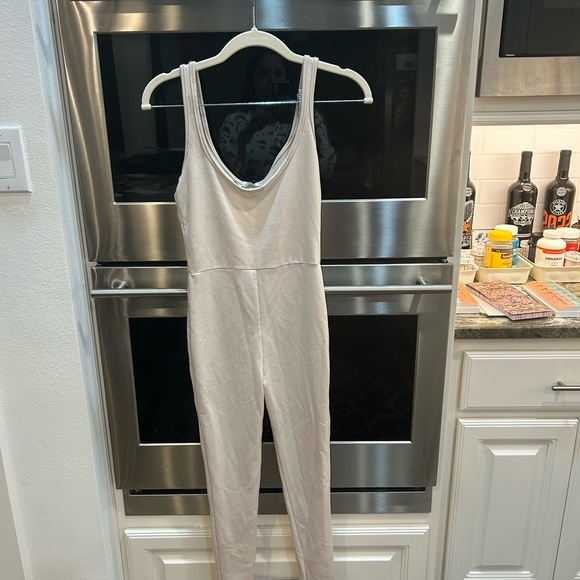 PrettyLittleThing Cream Sleeveless Jumpsuit, size O, GUC - Picture 3 of 3